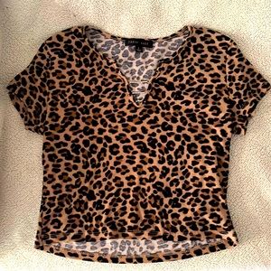 Junior Girls: CHEETAH print CROP TOP w/ rhinestones. FADED ROSE brand/Size L